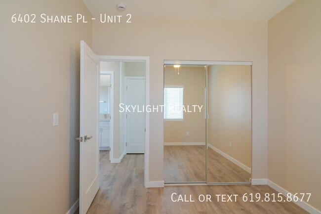 Foto del edificio - 6402 Shane Pl