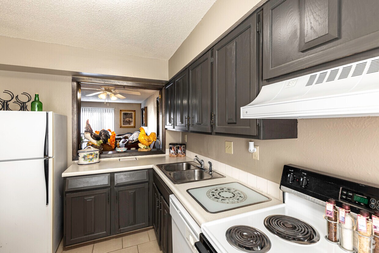 Village Park at Rockborough Apartments in Wichita, KS