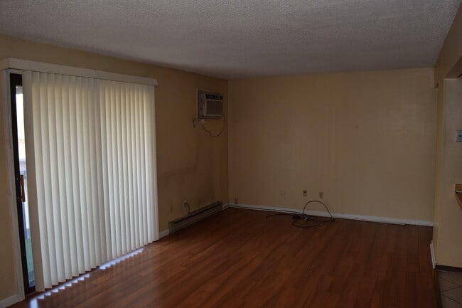 Building Photo - 3013 W Heritage Dr