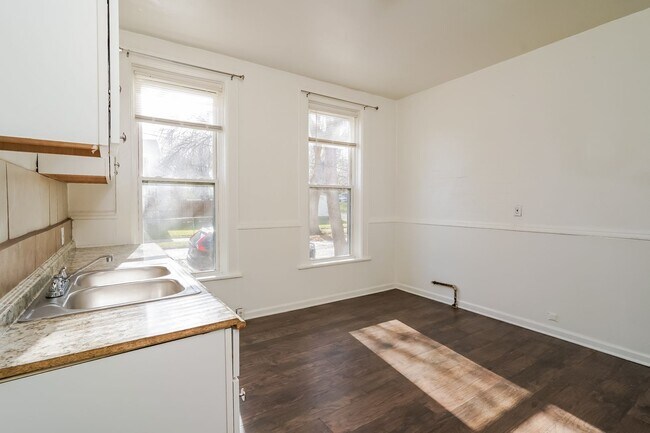 Building Photo - 3401-3403 N 1st St./114 W Townsend St. (Duplex + Back House)