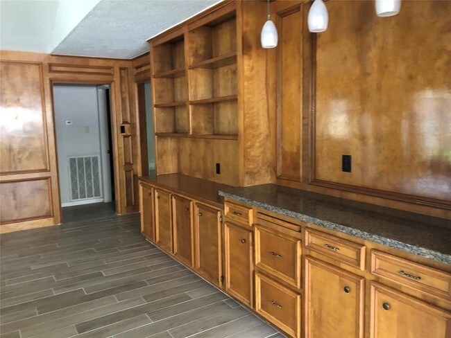 Foto del edificio - 531 Enchanted Hollow Dr