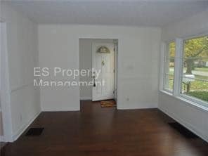 Foto del edificio - 1819 N Leland Ave