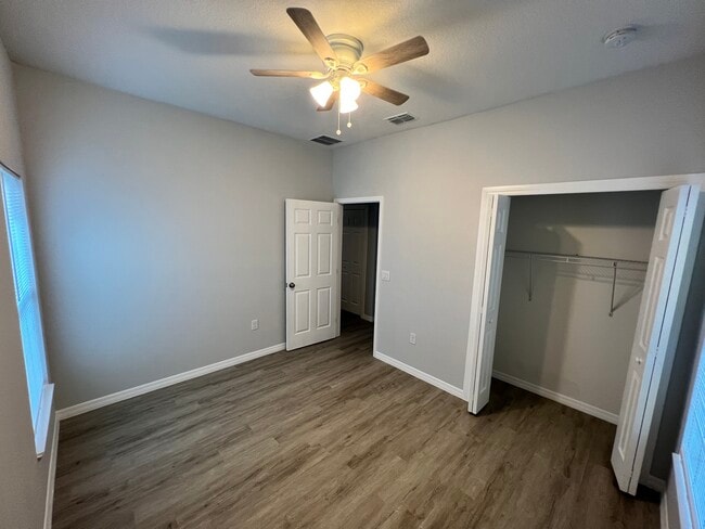 Foto del edificio - Lakeland Stella Duplex