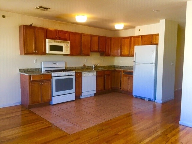 Primary Photo - 115 Logan Ave