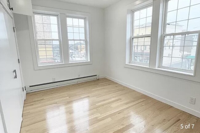 Building Photo - 452 64th St