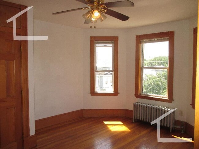 Building Photo - Check out this 3 bed in Lower Allston