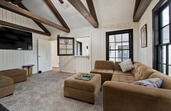 Foto del edificio - 4742 Saint Clair Ave