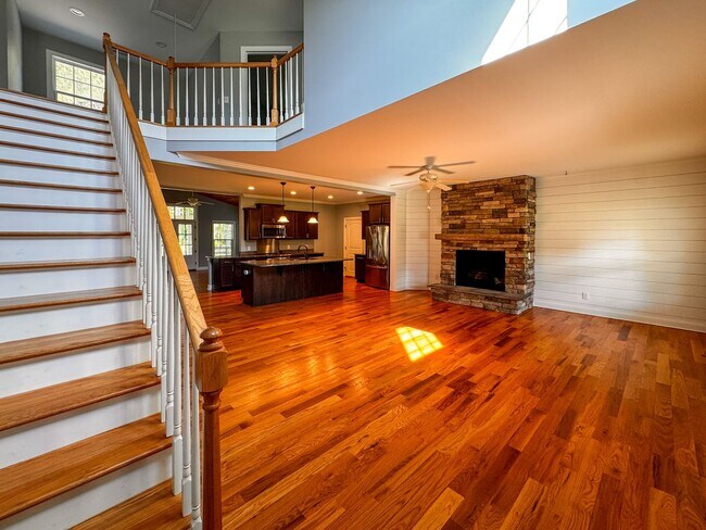 Building Photo - Spacious 5 Bed 3.5 Bath Home in Carthage