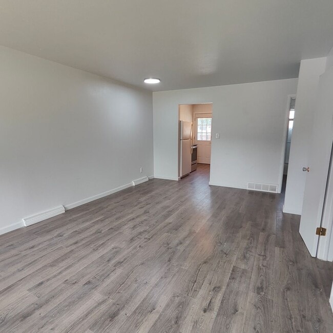 Building Photo - 2 Bedroom in North Boulder Triplex