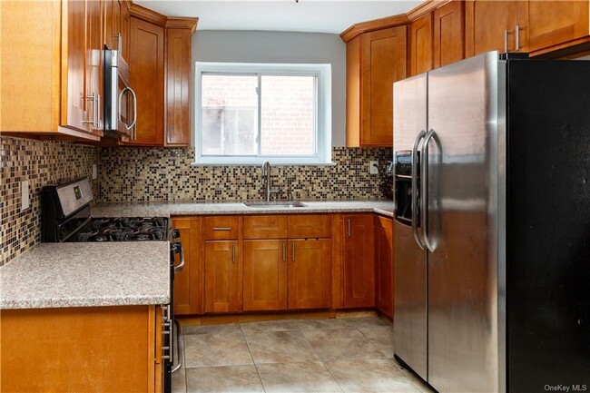 Building Photo - 3841 Orloff Ave