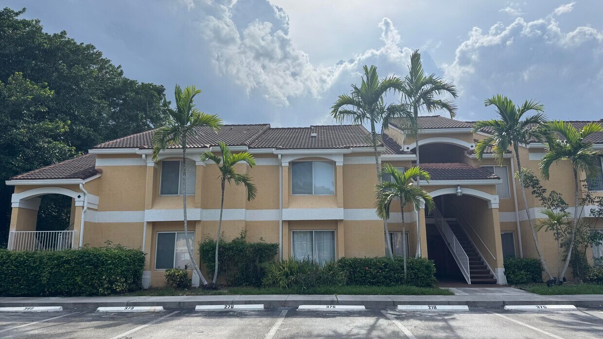 Primary Photo - 2662 NW 33rd St
