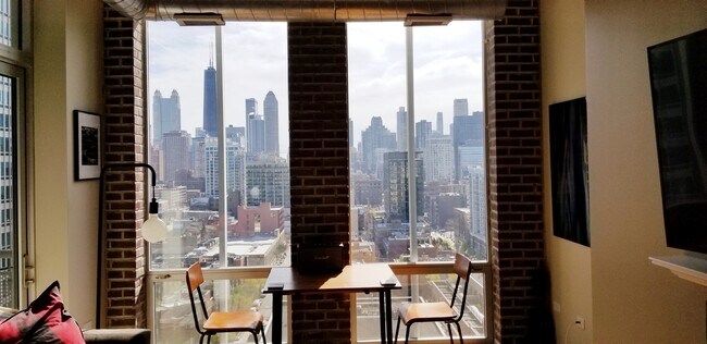 Foto del edificio - 720 N Larrabee St