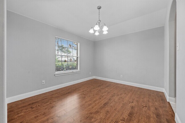 Foto del edificio - 18235 Silver Timber Ct