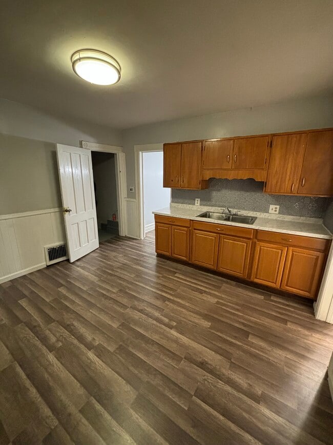 Building Photo - 1218 City St Building Photo - 1218 City St