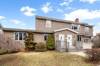 Building Photo - 70 2nd Ave