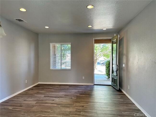 Foto del edificio - 14886 Shetland Ct