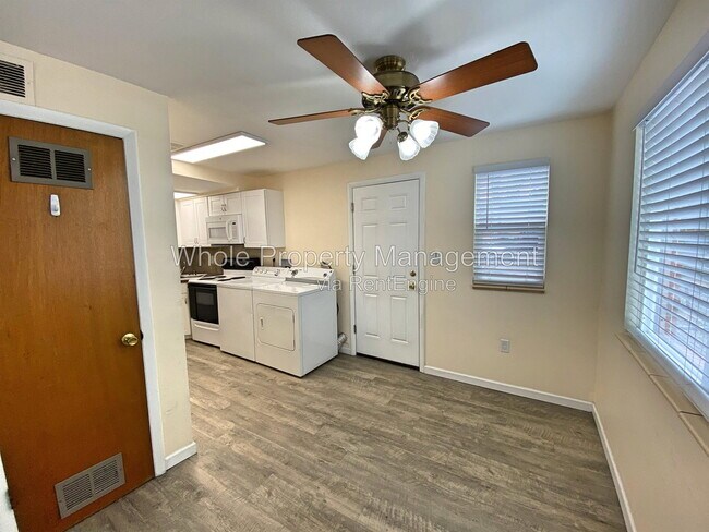 Building Photo - 4815 Flower Ct