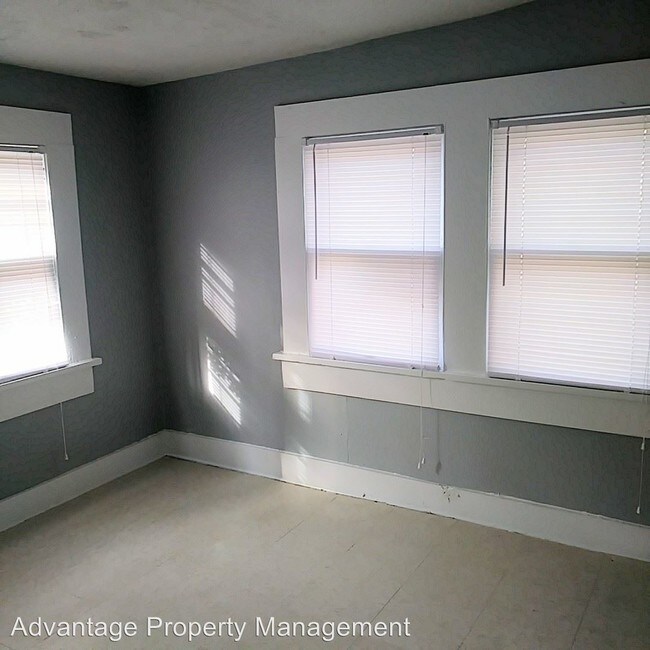 Building Photo - 3 br, 1 bath House - 3103 Chisca Ave.