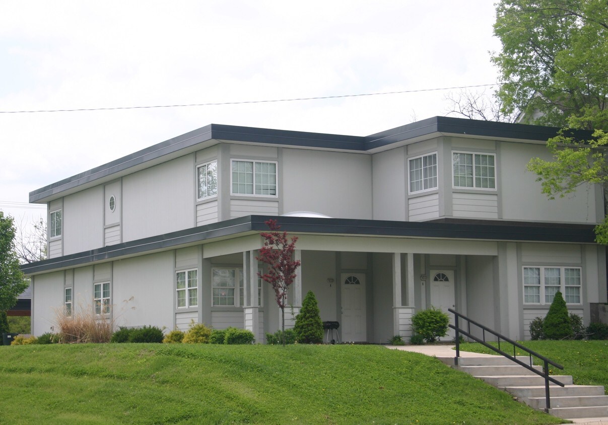 Primary Photo - 1001 Spruce St