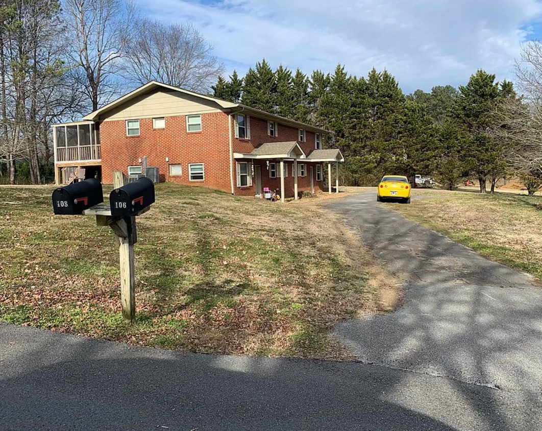 Foto principal - Great 1 bedroom 1 bath located in a great ...