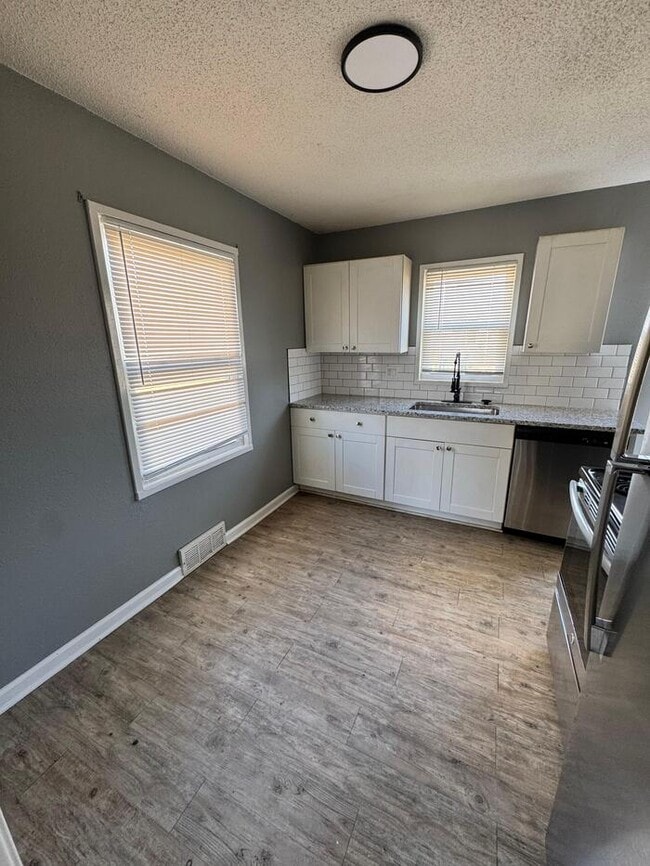 Foto del edificio - Section 8 Welcome 2 bed 1 bath duplex