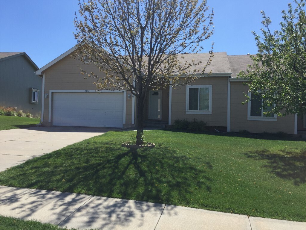 Primary Photo - Townhome for Rent in Papillion