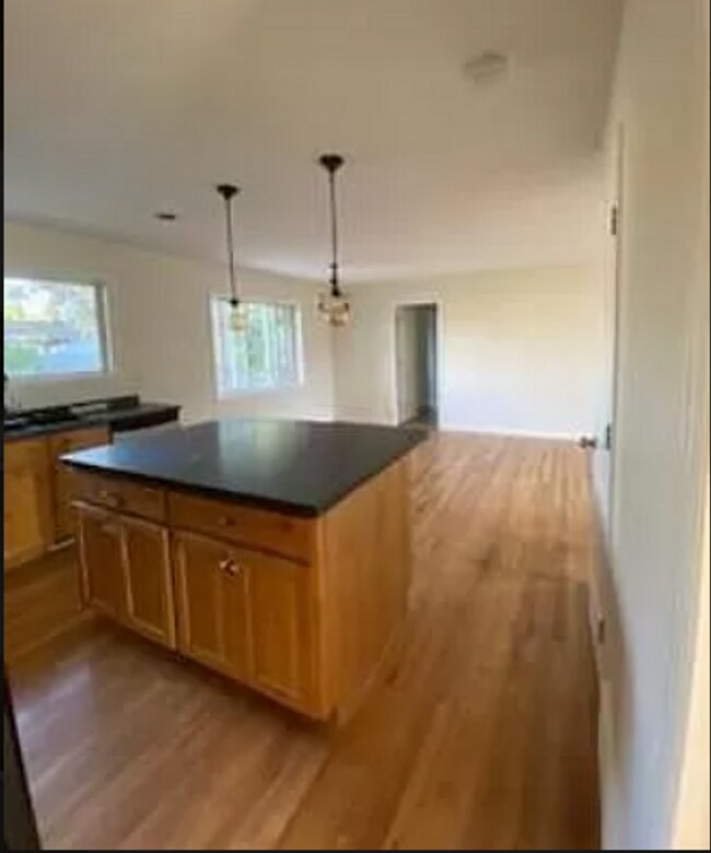 Foto del edificio - LOVELY 5 Bed 2.5 Bath Single Family Home i...