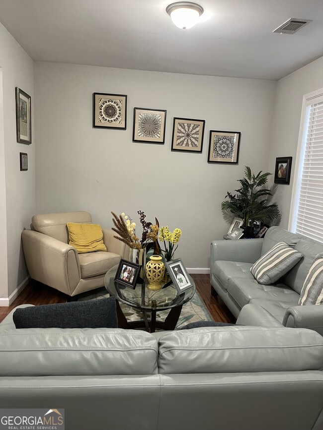 Foto del edificio - 500 Tulip Ln