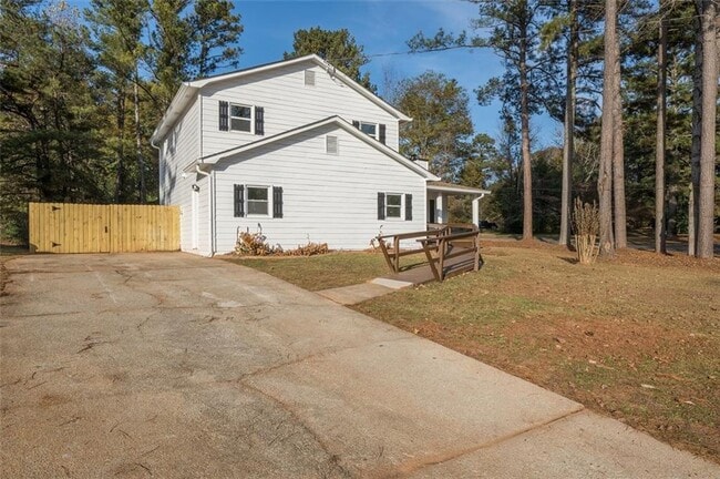 Building Photo - 5081 Hubert Dr