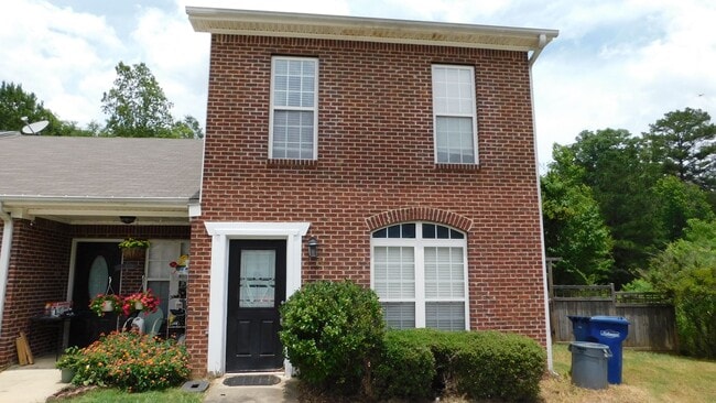 Building Photo - 206 Park Village Cir