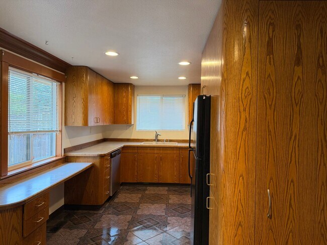 Foto del edificio - Charming Everett Rambler — 3 Bedrooms + Bonus Room