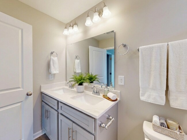 Foto del edificio - 1302 Champions Rst Rd