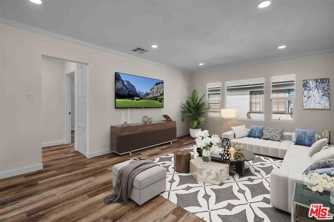 Foto del edificio - 11575 Riverside Dr