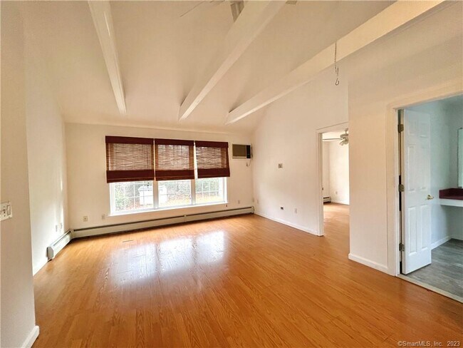 Building Photo - 2394 Torringford W St