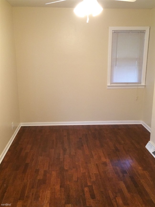 Building Photo - 3 br, 1 bath House - 400 Beach St