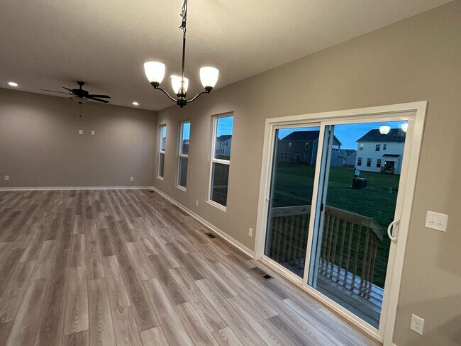Foto del edificio - 1717 Longhill Dr