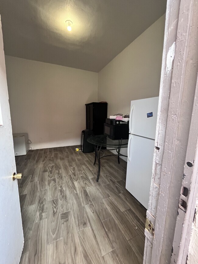 Foto del edificio - 1309 Yandell Dr