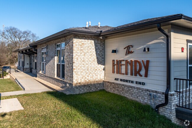 Building Photo - The Henry