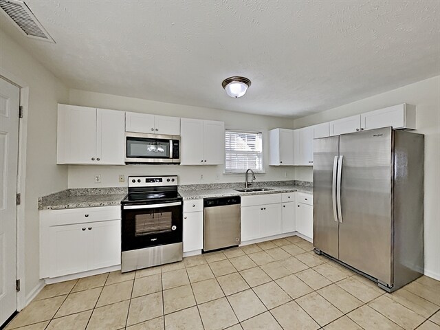 Building Photo - 4072 Pineorchard Place