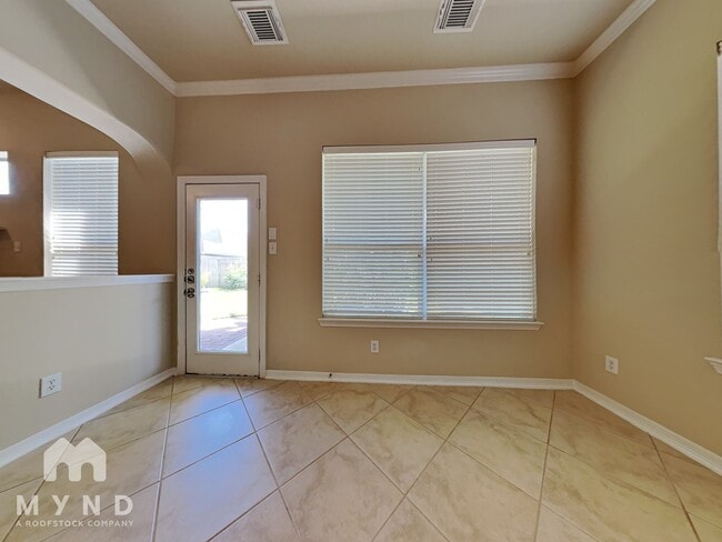 Building Photo - 4463 Diamante Dr