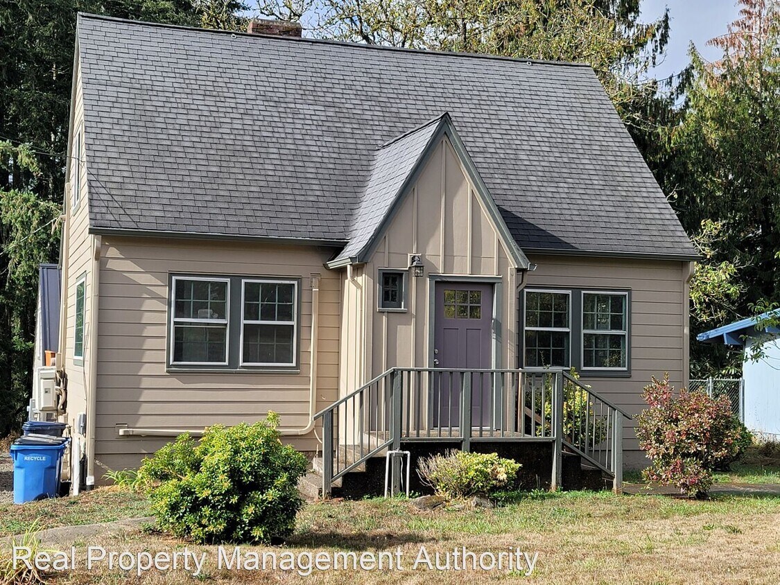 3 br, 1 bath House 4749 NE Everett Dr Un... House Rental in Camas
