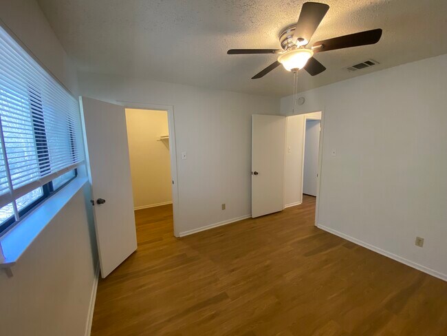 Dormitorio secundario - 7000 Oak Meadow Cir