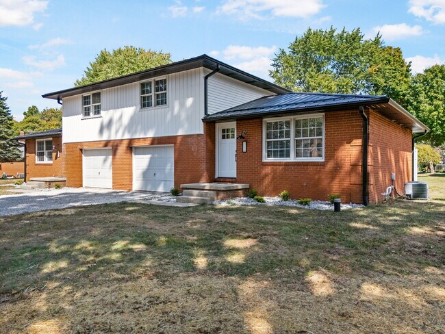 Foto del edificio - 13600 Marlene Ave NW