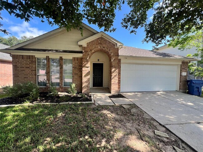 Building Photo - 2427 Halstead Dr
