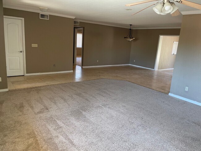 Foto del edificio - 17310 E El Pueblo Blvd