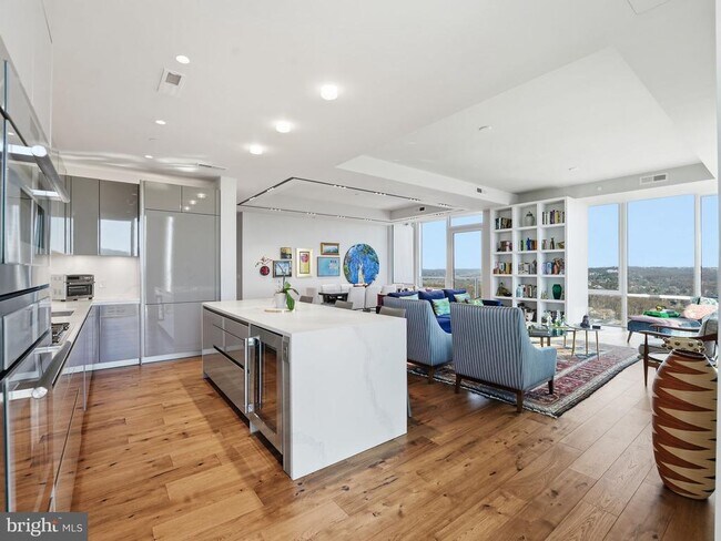 Building Photo - 1781 N Pierce St