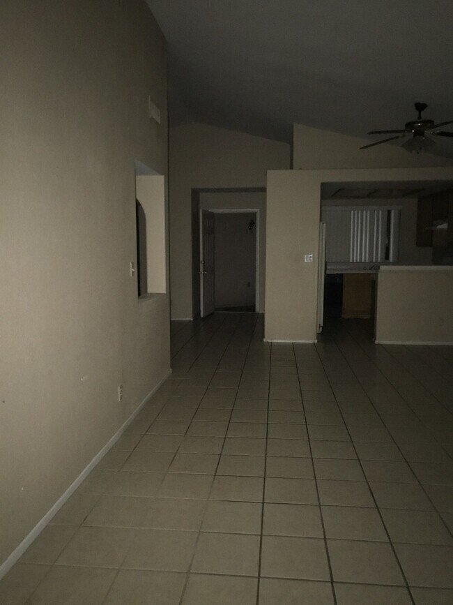 Foto del edificio - MUST SEE 1 BEDROOM HOME!