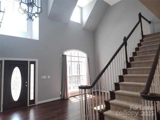 Building Photo - 9009 Hammersley Dr