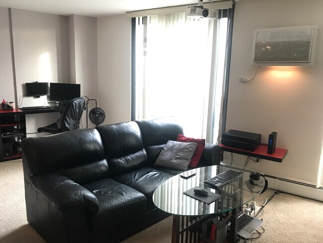 Foto del edificio - 6166 N Sheridan Rd