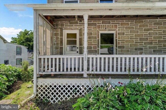 Building Photo - 58 Irish Ln